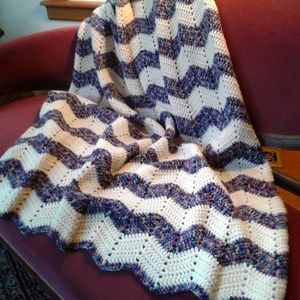 Hand Knit Throw Blanket Ivory Chevron Like New